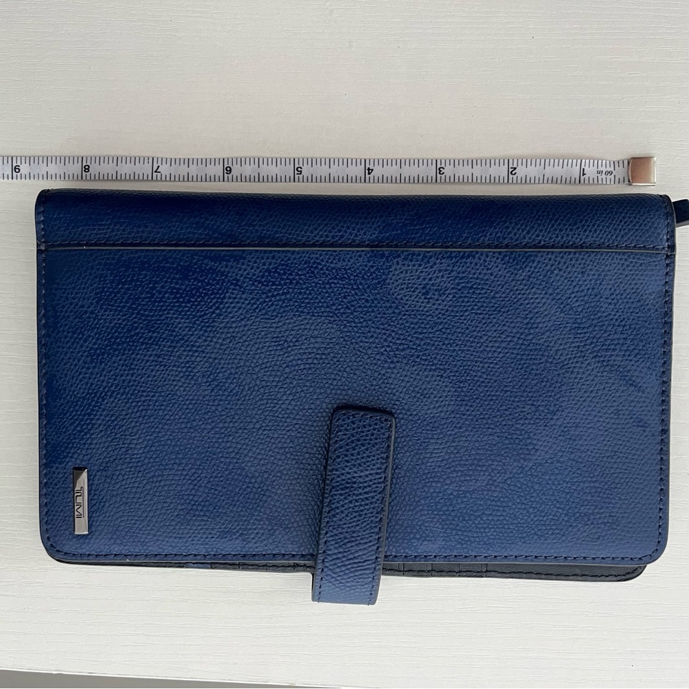 Tumi wallet